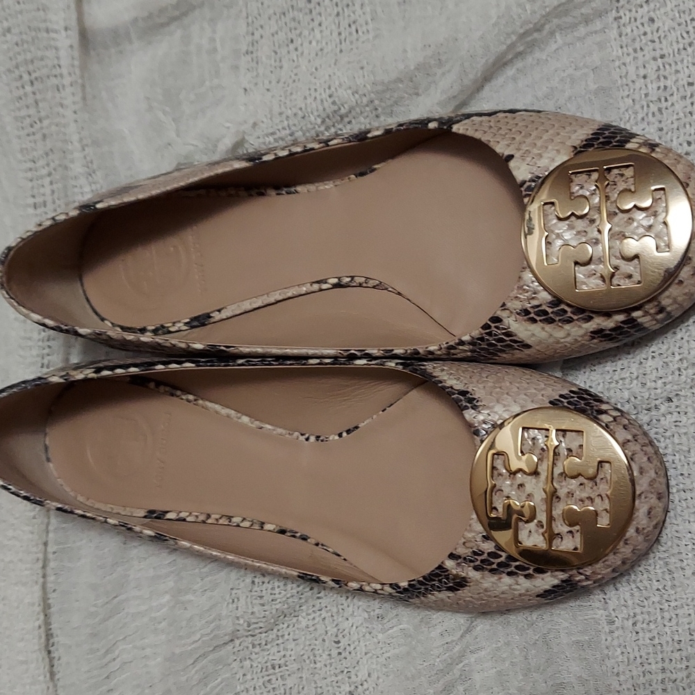 Leather TB flat, embossed 8.5